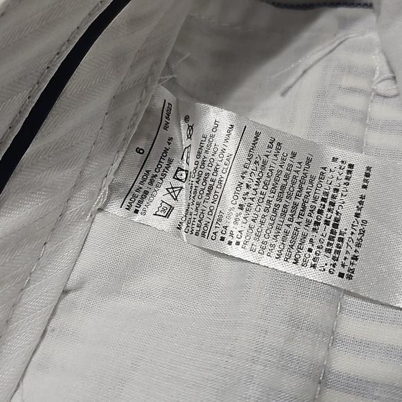 Banana Republic Pinstripe Shorts Size 6 NWT - Picture 3 of 5